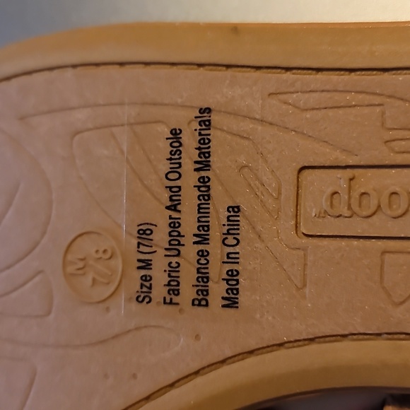 Women's sandals Multi-colored size 7/8 treads decorative - Picture 5 of 5